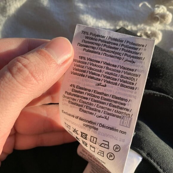 Vero Moda Straight Leg 7/8 High Rise Pant, Black, Size M, 32" Inseam - Picture 4 of 6